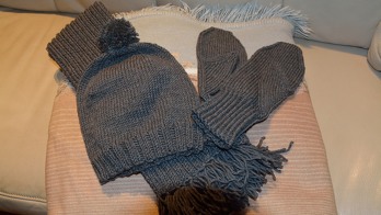 Stricken im Akkord, die Familie hat es warm...