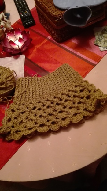 Hat gut geklappt, habe das Muschel Muster dann noch gedämpft.
Schöne Anleitung