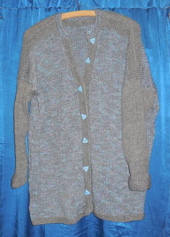 diese Jacke und einen passenden Poncho strickte ich mir 2015m, hatte es 1x an dann schleppte meine Enkelin es ab, gabs ihr gerne.