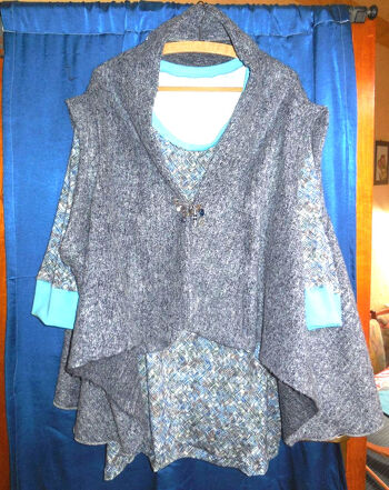 anstatt zu stricken wie ich es erst vorhatte, habe ich mir eine Weste genäht, denn das Modell das ich mir aussuchte passte so garnicht zu mir. Ein passendes Shirt hab ich auch noch dazu genäht