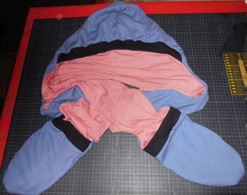 hab den Wendeschal genäht, morgen wird er eingeweiht