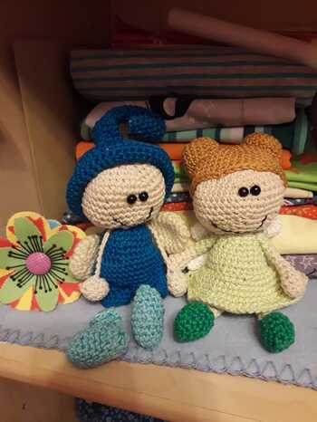 Die putzige Schutzengelchen sind von Häkelkeks und sitzen jetzt bei meinen Nachbarn