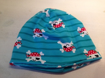 Meine erste Mütze
Bin stolz drauf und hoffe es kommt noch mehr
Bild meins
Schreibtisch darunter auch meiner