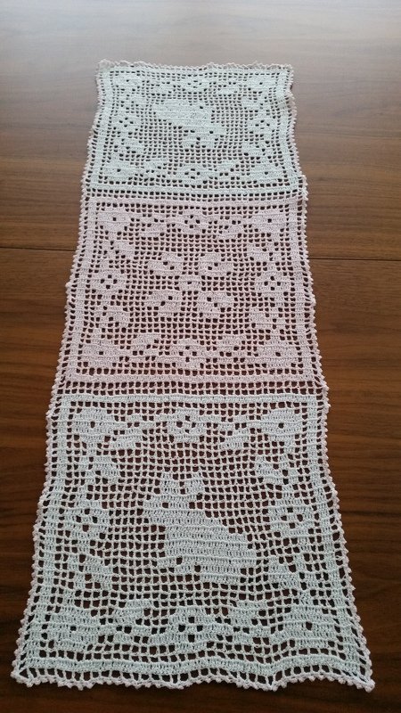 Häkeln / Tischläufer "Hasi"