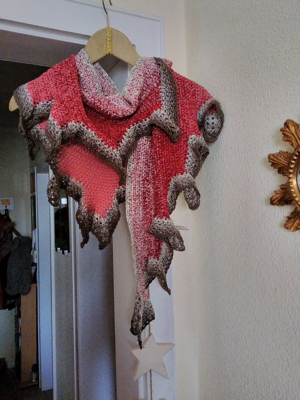 Tuch Hibiskusblüte, gehäkelt