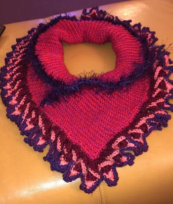 Mit dem Tikukragen von Petra Perle habe ich denn auch  meinen Einstieg ins Häkeln geschafft.