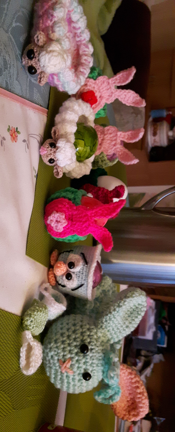 Dank der sehr guten Anleitungen von Elke Eder; Manuela Traeger, Vanessa konnte ich diese Arbeiten anfertigen.Mit meinen eigenen Kombinationen