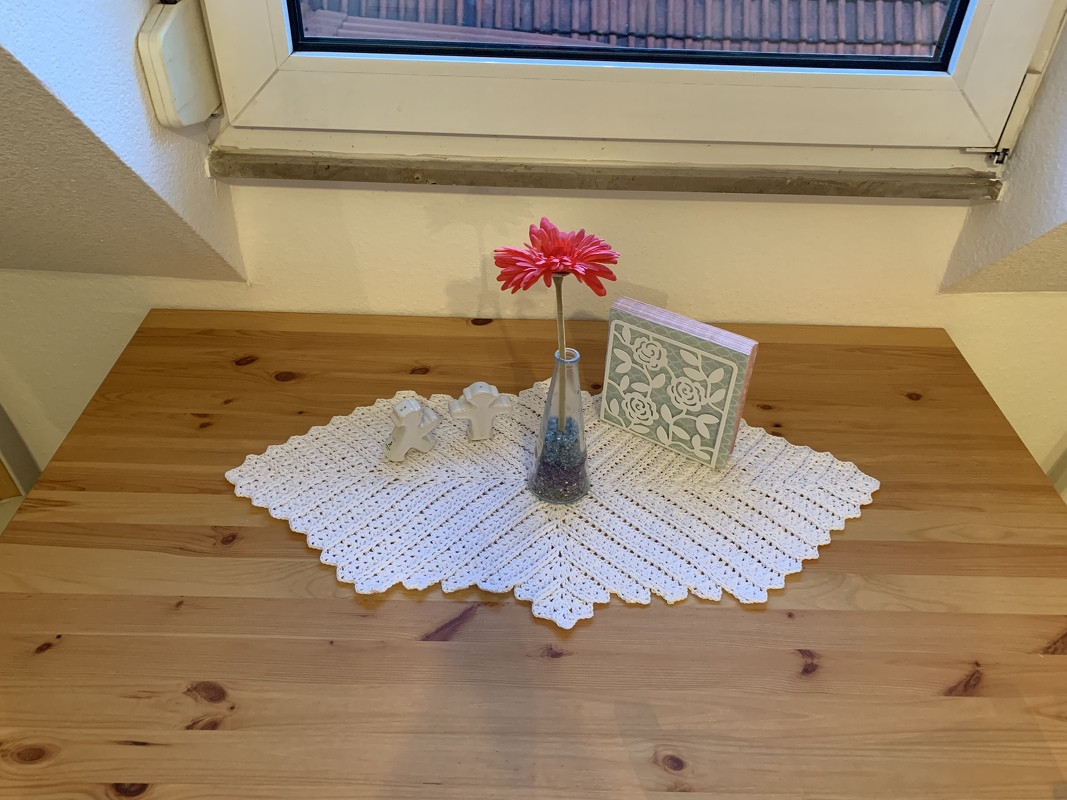 Häkelanleitung Tischläufer "Unendlich"