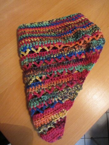 Halstuch geschlossen.