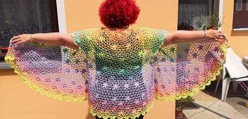 Mein Werk, nachgearbeitet nach Blossom 4 von Klemmi, Grose 46, bin verliebt in diesen Bolero.