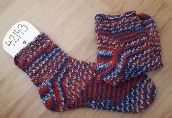Ebenfalls gehäkelte Socken. ;)