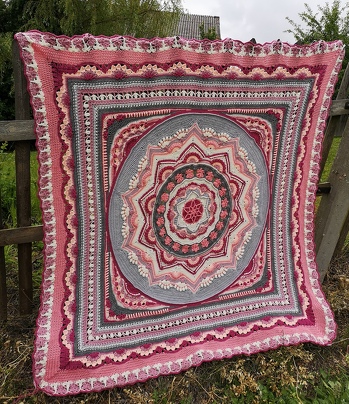 Lost garden von Helen Shrimpton
In 3 Wochen fertig gestellt