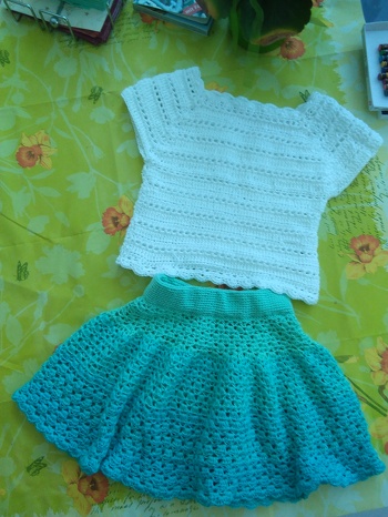 Ich habe die Sachen für meine Urenkelin gehäkelt,sehr gute Anleitung wie immer von Leonardo Danke