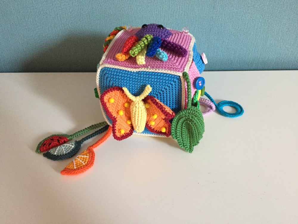 Crochet pattern activity cube - game dice