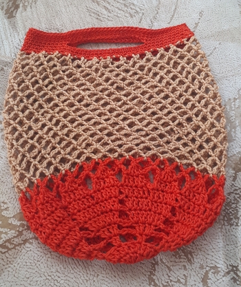 Sehr gute Anleitung! Ich habe es einfach mal zweifarbig versucht. ;)