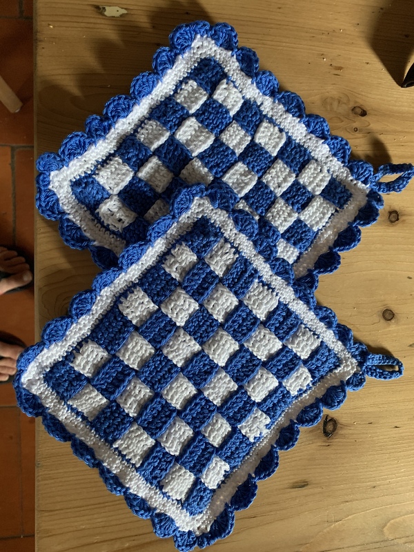 Topflappen im Webstil