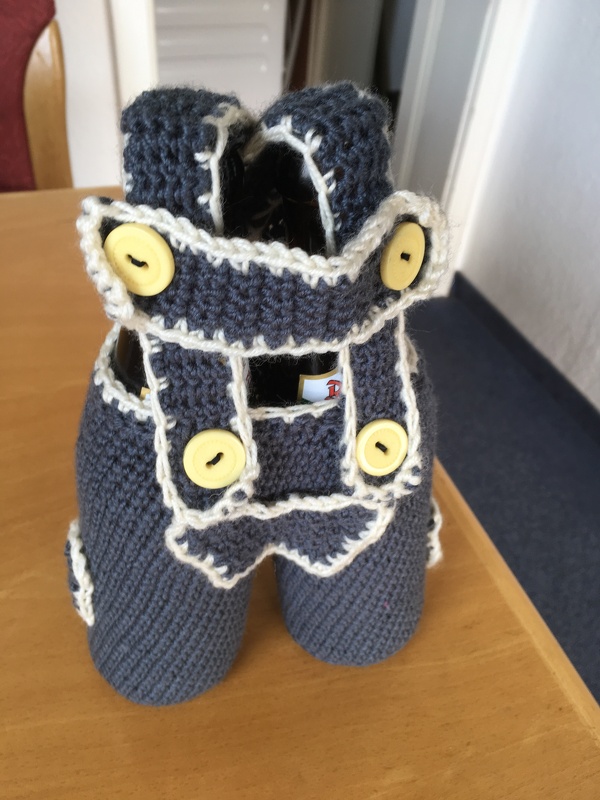 Häkelanleitung "Lederhose"