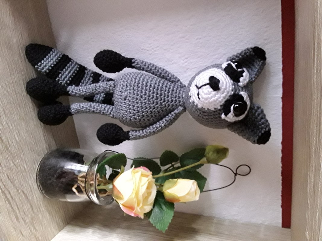 Waschbär Ernie - Schlenkertier Häkelanleitung