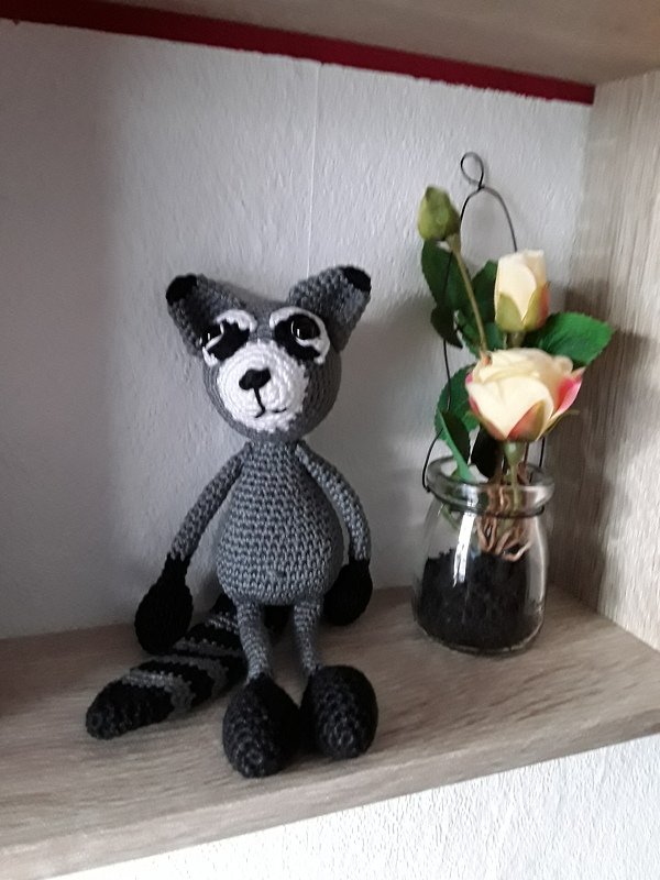 Waschbär Ernie - Schlenkertier Häkelanleitung