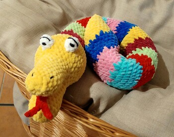 Snakie ist eine Schlange der Gattung Wollreste.