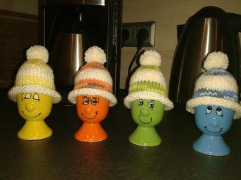 Coole Eiermützchen für den Frühstückstisch.