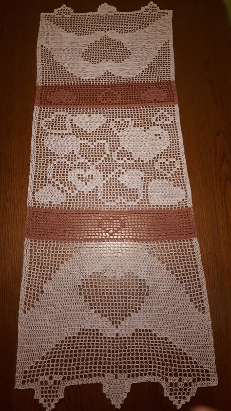 Häkeln / Tischläufer "Loving Hands"