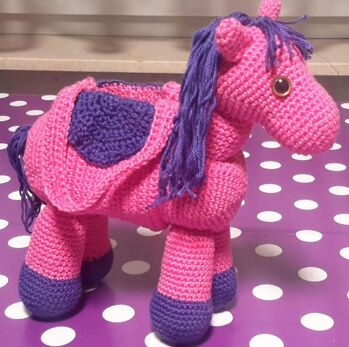 Ein süßes Geschenk für kleine Mädchen von Dorigurumi. Vielen Dank noch mal!
Es hat Spaß gemacht. Sehr einfach herzustellen.