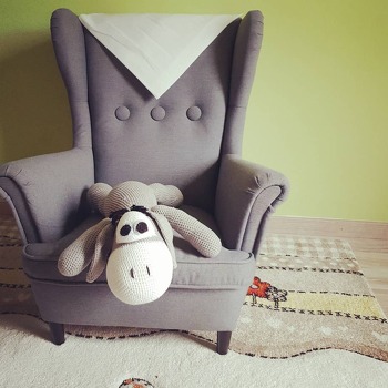 Diesen Esel habe ich vor über 2 Jahren in der Schwangerschaft für meine Tochter gehäkelt! Heute sind sie ein 💜 und eine Seele!