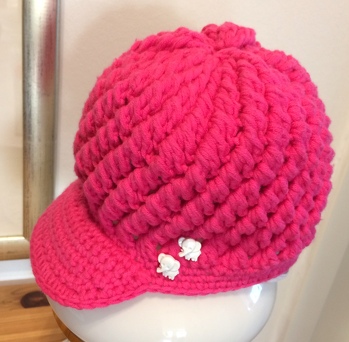 Mütze war gut nachzuhäkeln. Was ich vermisst habe, sind Maße, z.B. Höhe der Mütze. Das Kind, das die Mütze bekommt, ist leider nicht um die Ecke. Habe sie nun per Post geschickt und hoffe, dass sie paßt. Ich habe alle Fäden vernäht, aber noch nicht abgeschnitten, so kann ich alles, bzw. den Bund, noch ändern. Ansonsten finde ich sie sehr gelungen!