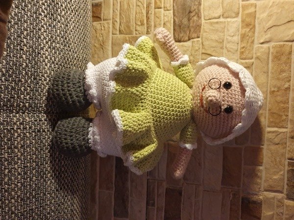 Oma Rosl Dekofigur für Großeltern zu Geburtstag Muttertag Hochzeitstag