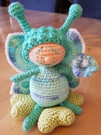 Die Anleitung ist gut zu verstehen es hat Spaß gemacht den Schmetterling zu häkeln mit dem Ergebnis bin ich zufrieden Raupe und Käfer werden folgen Danke für die schöne Anleitung