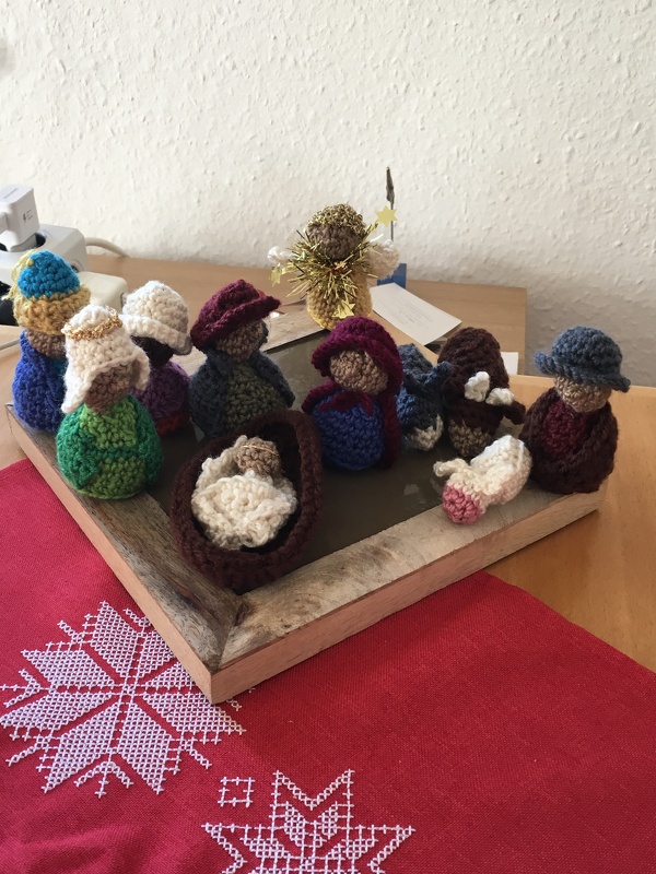 Häkelanleitung Mini Weihnachtskrippe Set mit 11 Figuren