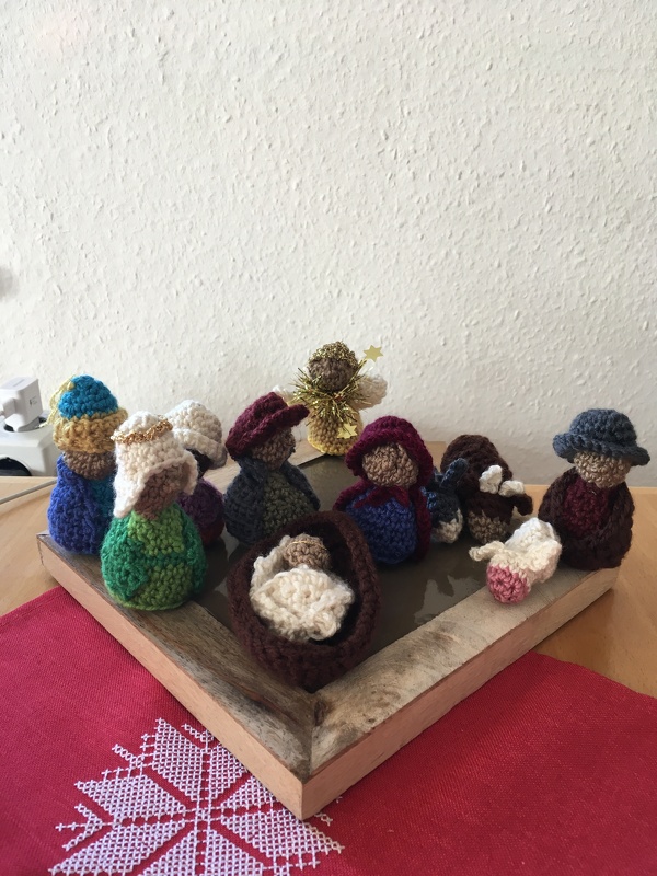 Häkelanleitung Mini Weihnachtskrippe Set mit 11 Figuren