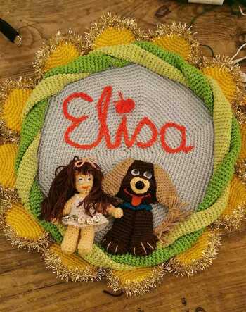 Mein erster Versuch für ein Schild: die Anleitung war sehr gut erklärt und einfach zu folgen. Wie immer habe ich einige eigene Ideen mit einfließen lassen.