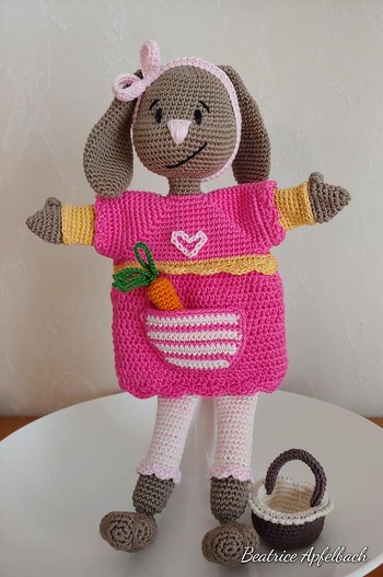 Super süße Handpuppe.
Die Anleitung ist sehr aufwendig und sehr genau beschrieben.