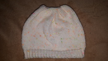 Mütze mit Zopf-Loch