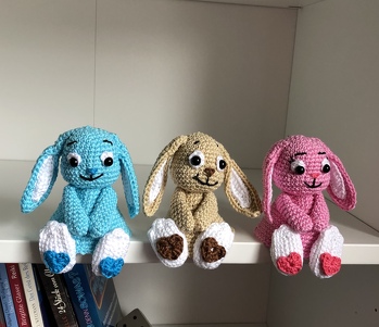 tolle Anleitung .....
mit einigen Bildern, ausführlich beschrieben und leicht nach zu arbeiten.