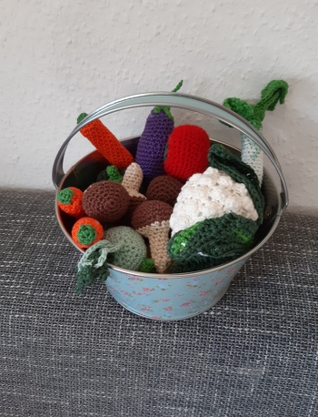 Ein Gemüsekorb :-)) die Pilze sind nicht bei der Anleitung dabei