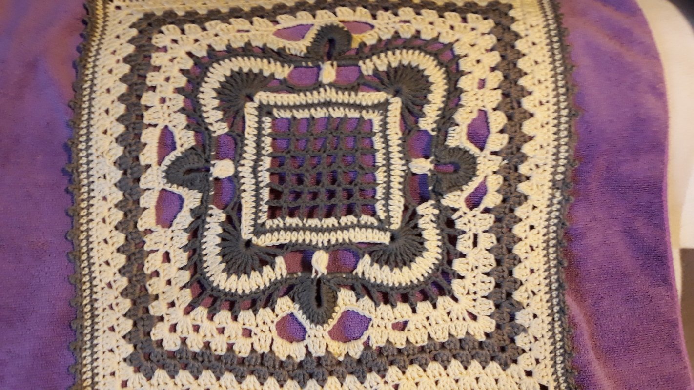 Tischdeckchen Filigranes Granny II