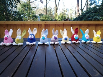 Moin,
Deine Anleitung ist super gut geschrieben
Habe meine für die Nachbarn, zu Ostern gemacht. Ein kleiner Farbklecks für Zuhause, in der schwierigen Zeit.
Lg Iris