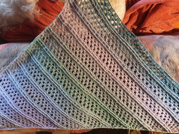 Broken Granny, asymmetrisch
Easy breezy, hat Spaß  gemacht.