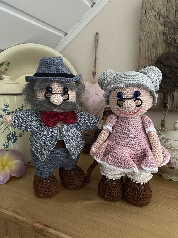 Oma Rosl Dekofigur für Großeltern zu Geburtstag Muttertag Hochzeitstag