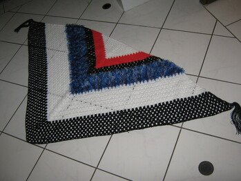 eines meiner ersten Tücher aus verschiedenen Wollresten