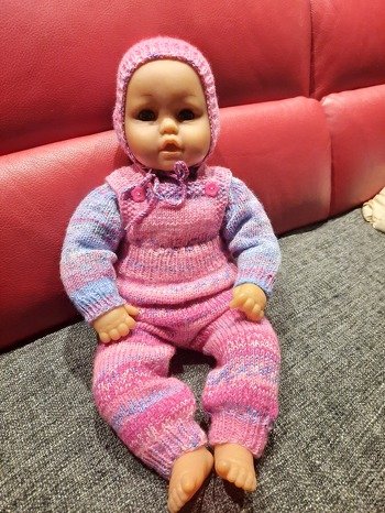 Stiickpullover, Latzhose und Mützchen für Baby (eigene Kreation)