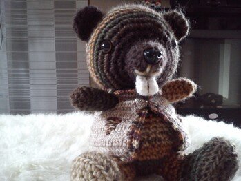 Herr Biber mit Weste.