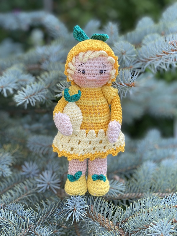 Rasselbande Kinder im Frühling mit DIY-Schaukel, Sonnenschirm,Gießkanne und Blumentopf