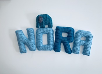 Durch diese tollen Buchstaben konnte ich den Namen meiner Nichte häkeln... sehr leicht und verständlich beschrieben. 👍😊
https://www.crazypatterns.net/de/store/CELLdesignBYCS