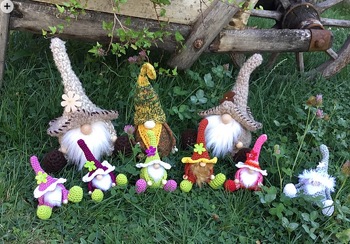 Frühlingswichtel von Mtinitoon: mit dickerer Wolle erhält man größere Wichtel. Macht riesig Spaß.