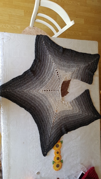 Tuch Mystika von Romy Fischer
Wolle: Rellana Regenbogen