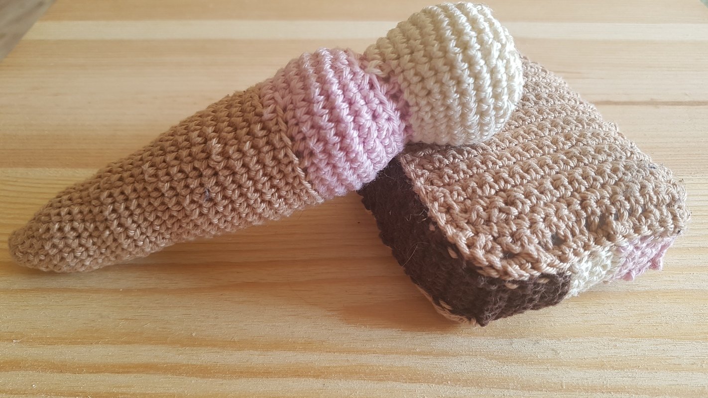 Häkelanleitung für Eis-Klassiker: Domino und Happen